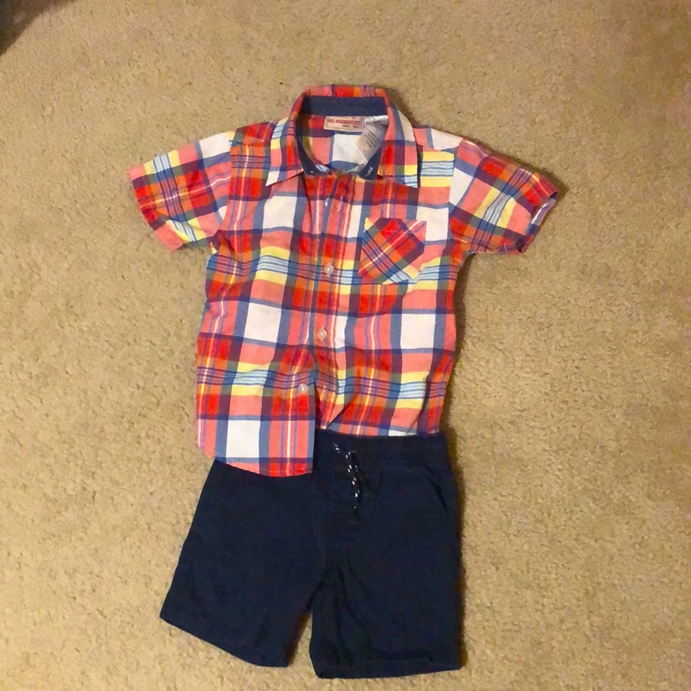 Selling outfit both size 2T